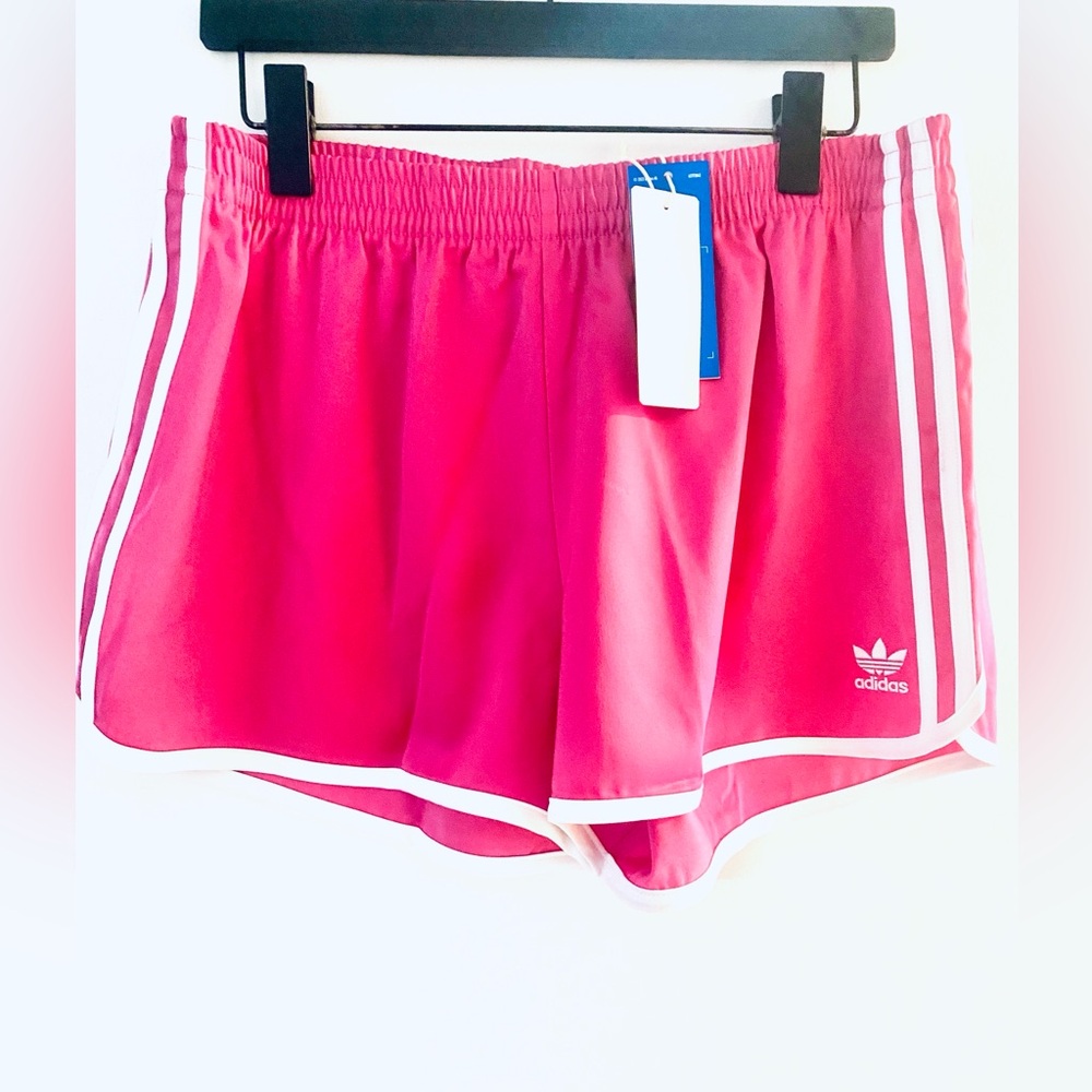 Adidas, NWT, ADICOLOR 3-STRIPES SPRINTER SHORTS in Lucid Fuchsia, Large